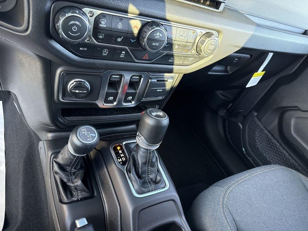 Jeep Wrangler 2-Door Sport S - Thumbnail 20