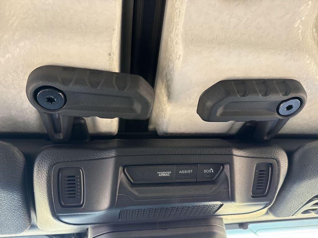 Jeep Wrangler 2-Door Sport S - Thumbnail 17