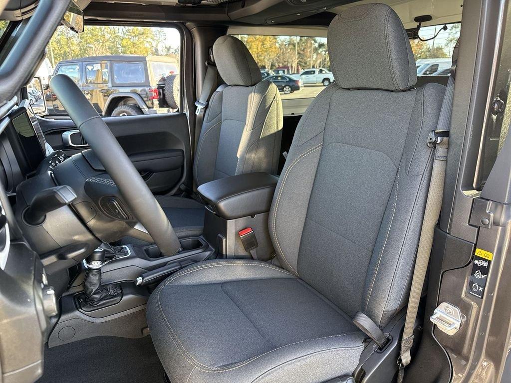 Jeep Wrangler 2-Door Sport S - Thumbnail 11