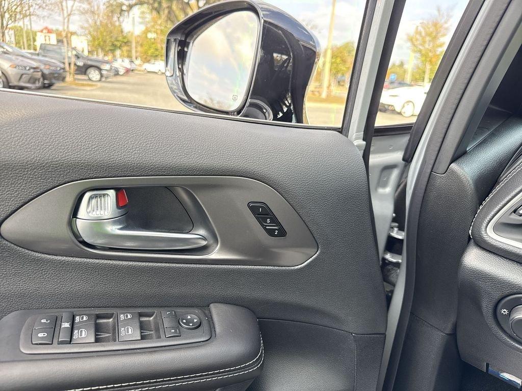 Chrysler Pacifica Select - Thumbnail 13