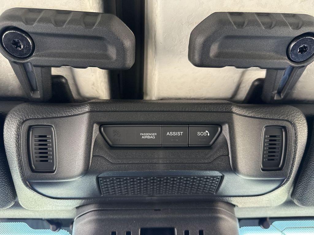 Jeep Wrangler 2-Door Sport S - Thumbnail 17