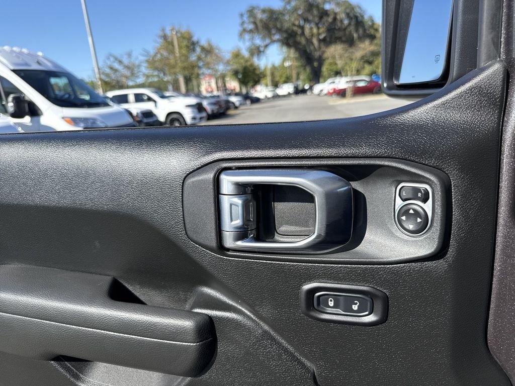 Jeep Wrangler 2-Door Sport S - Thumbnail 14