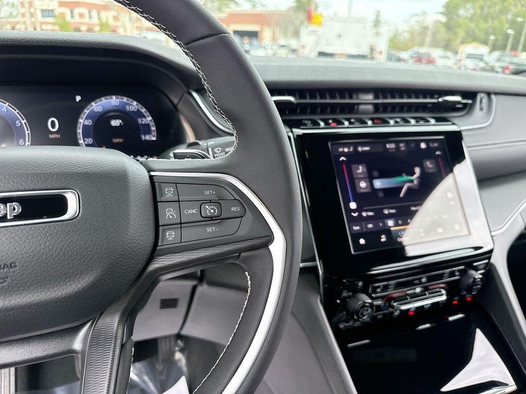 Jeep Grand Cherokee Laredo X 4X4 - Thumbnail 16