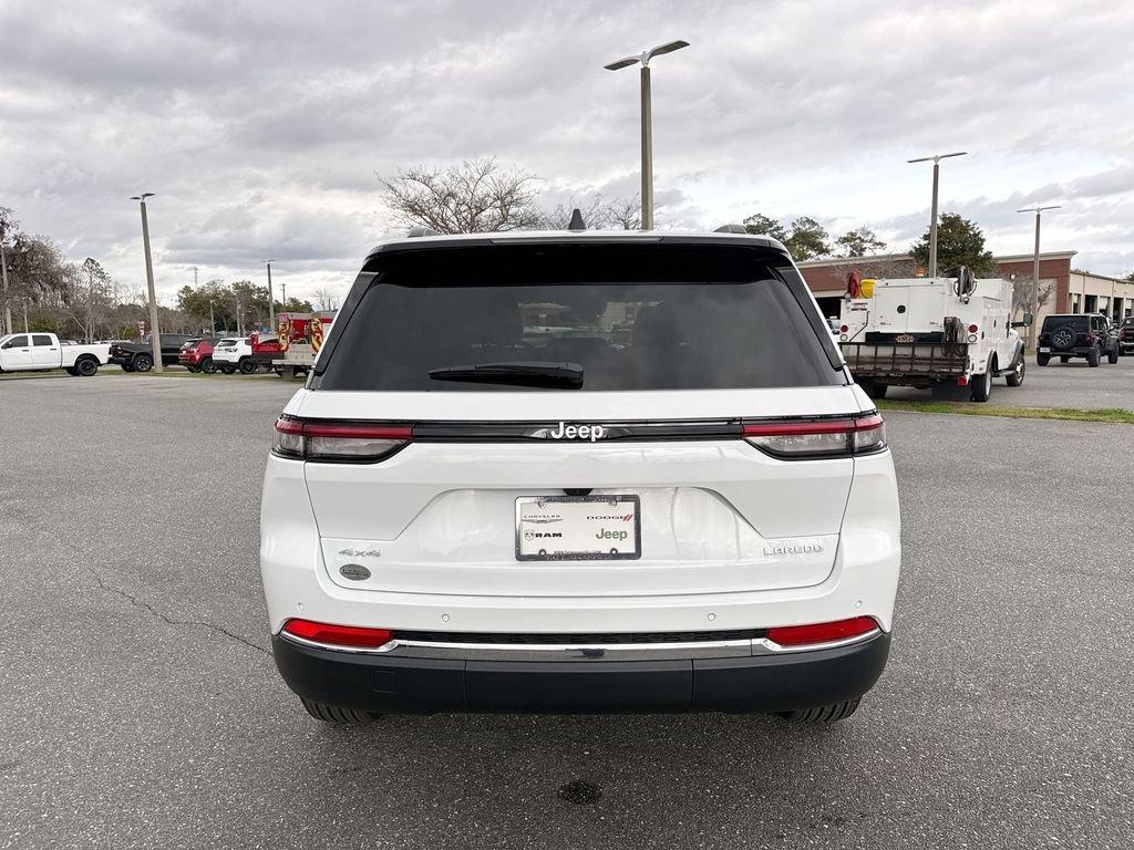 Jeep Grand Cherokee Laredo X 4X4 - Thumbnail 5