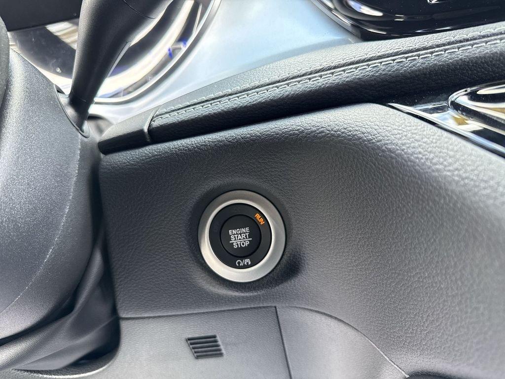 Chrysler Pacifica Limited - Thumbnail 20