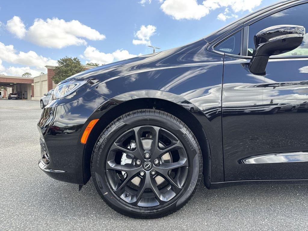 Chrysler Pacifica Limited - Thumbnail 11