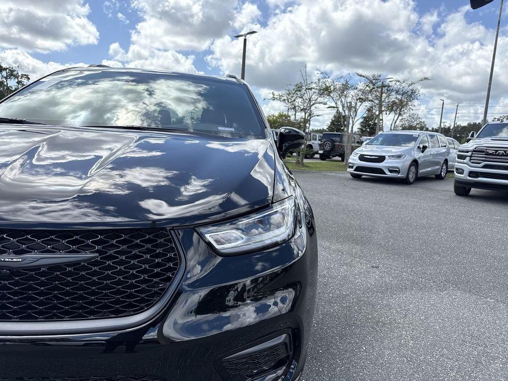 Chrysler Pacifica Limited - Thumbnail 10