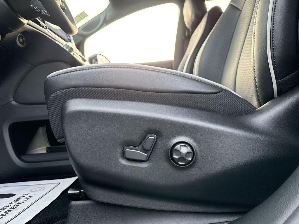 Chrysler Pacifica Limited - Thumbnail 12