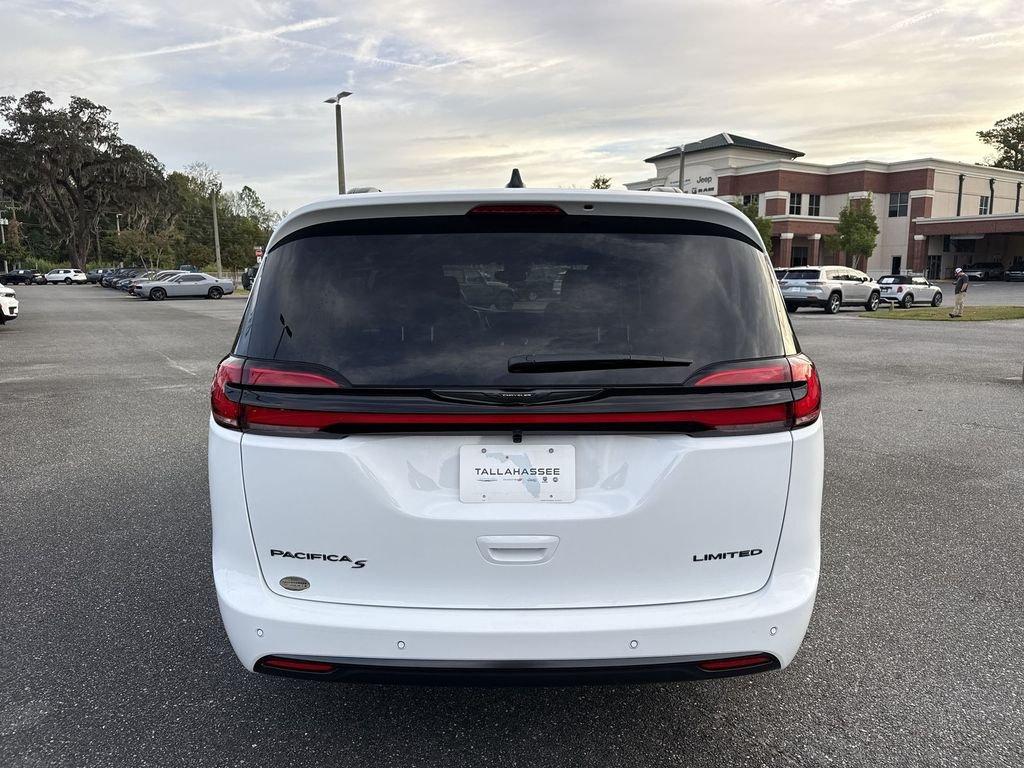 Chrysler Pacifica Limited - Thumbnail 5