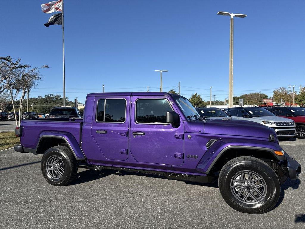 Jeep Gladiator Sport S 4X4 - Thumbnail 3