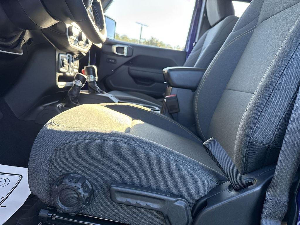 Jeep Gladiator Sport S 4X4 - Thumbnail 12