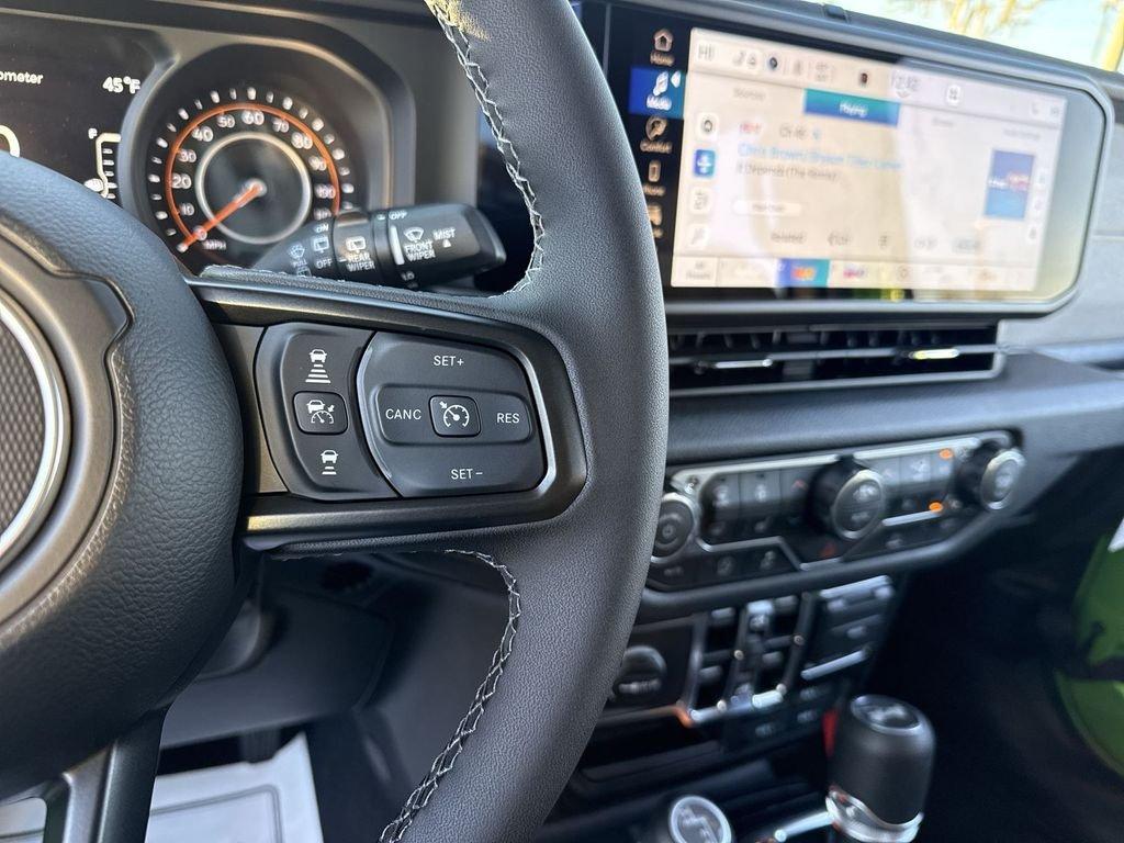 Jeep Wrangler 4-Door Sport S - Thumbnail 16