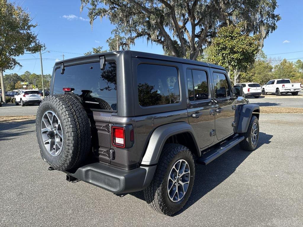 Jeep Wrangler 4-Door Sport S - Thumbnail 4