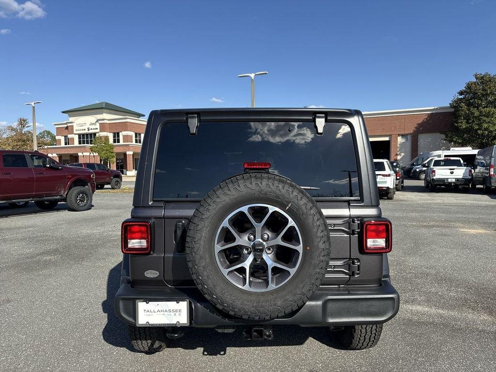 Jeep Wrangler 4-Door Sport S - Thumbnail 5