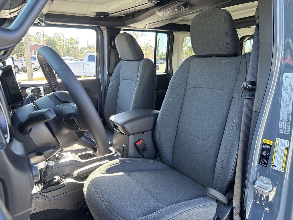 Jeep Wrangler 4-Door Sport S - Thumbnail 12