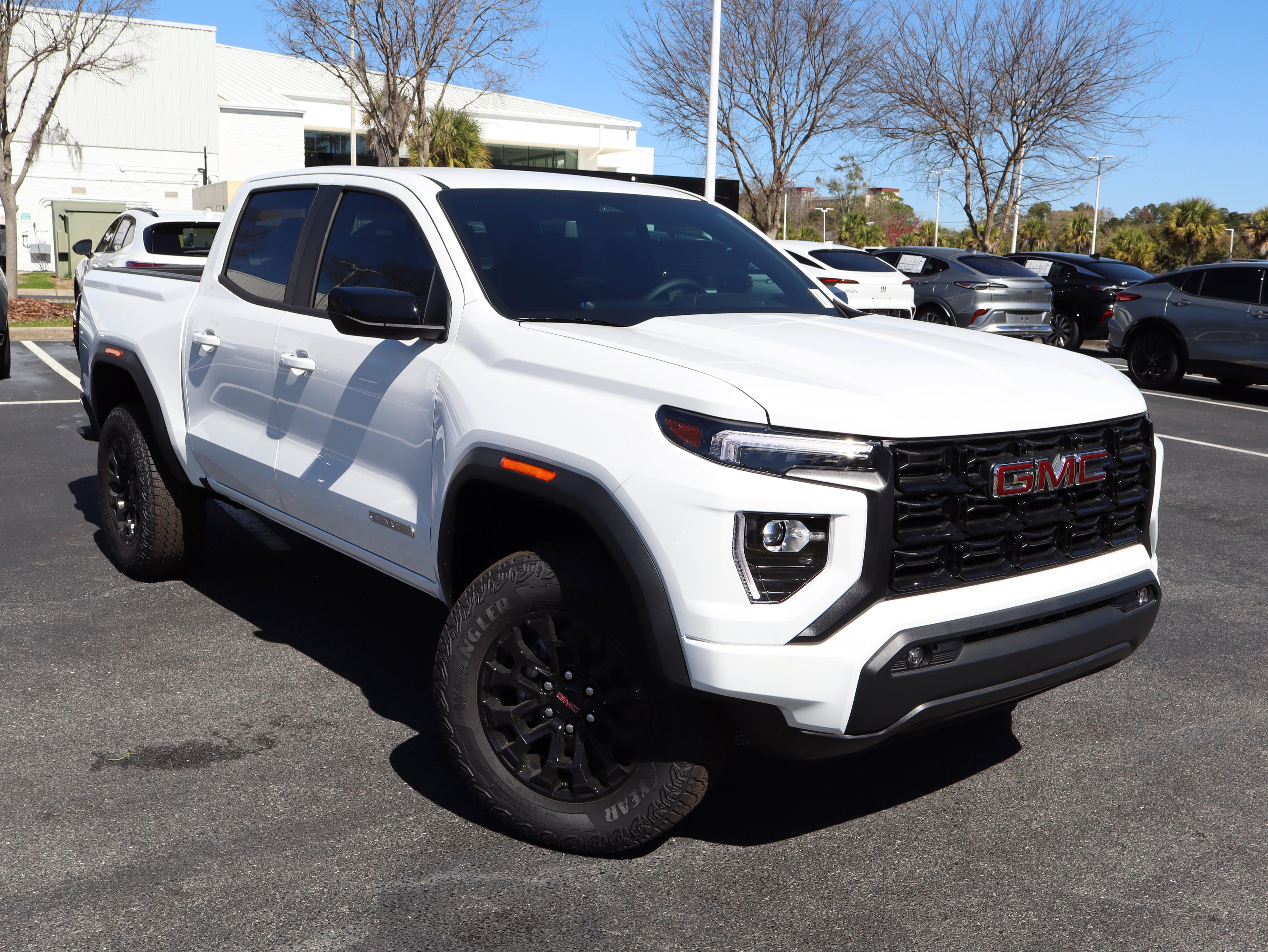 GMC Canyon Elevation Rear Wheel Drive Crew Cab - Thumbnail 2