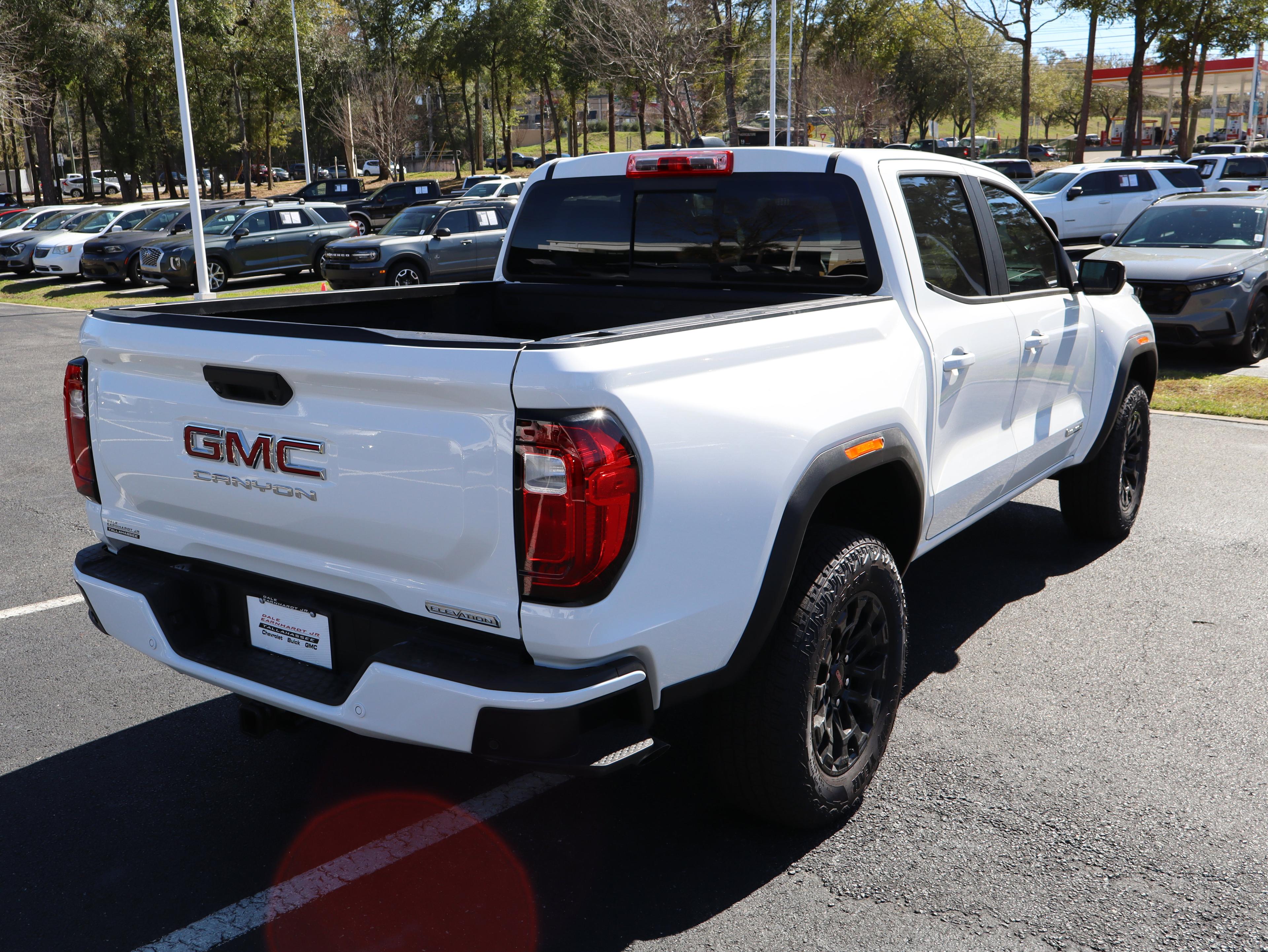 GMC Canyon Elevation Rear Wheel Drive Crew Cab - Thumbnail 9