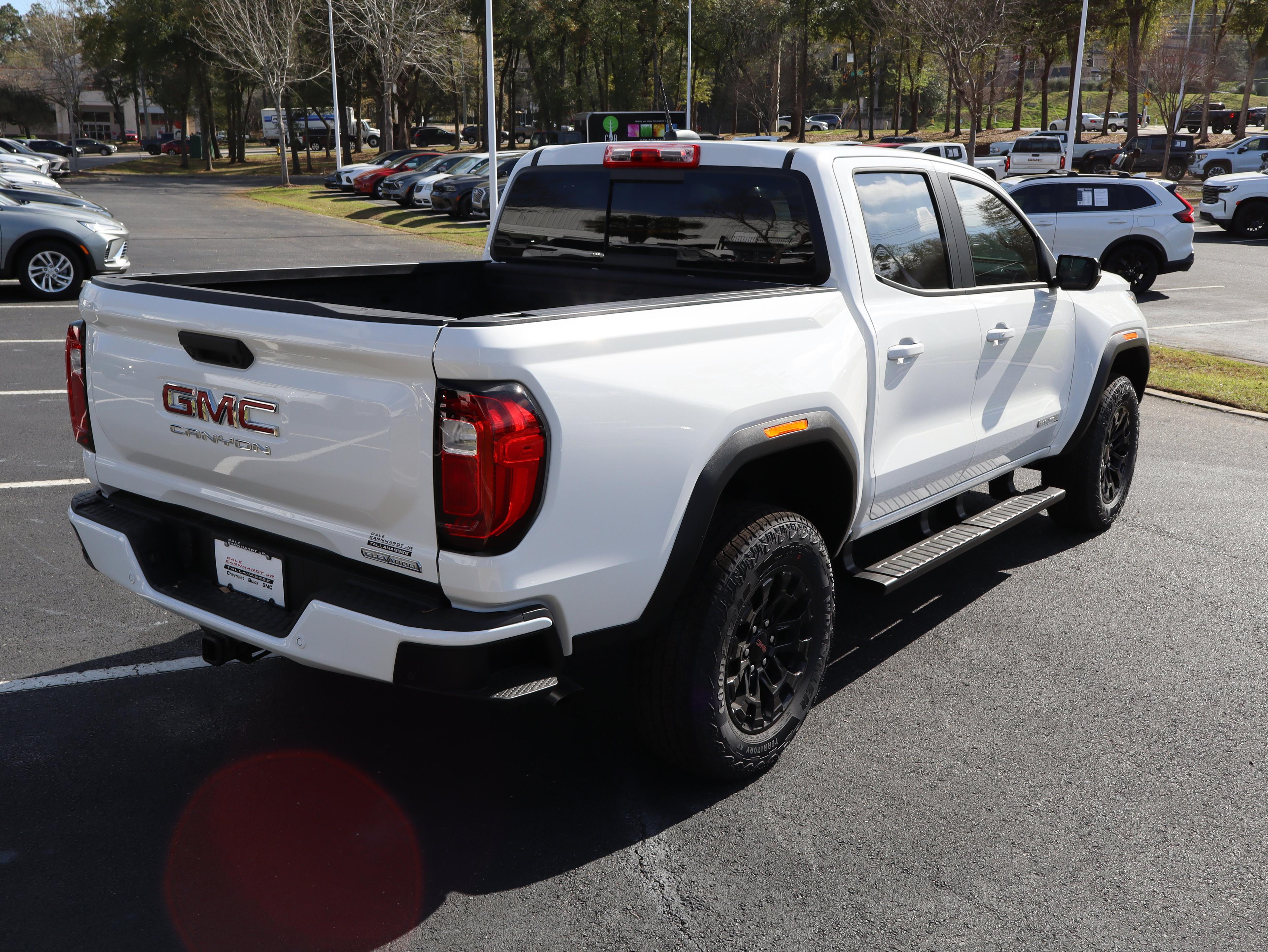 GMC Canyon Elevation Rear Wheel Drive Crew Cab - Thumbnail 9