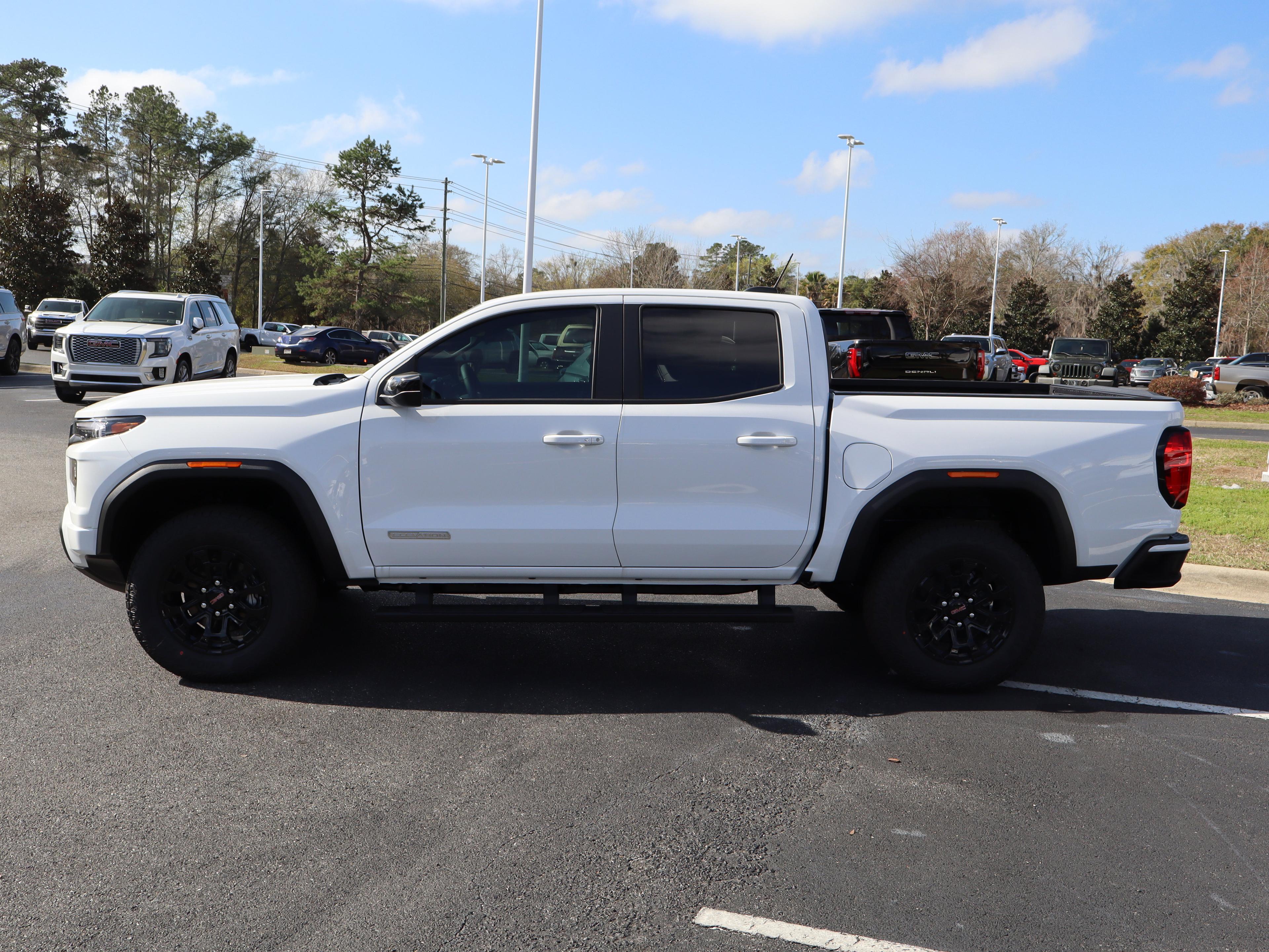 GMC Canyon Elevation Rear Wheel Drive Crew Cab - Thumbnail 6