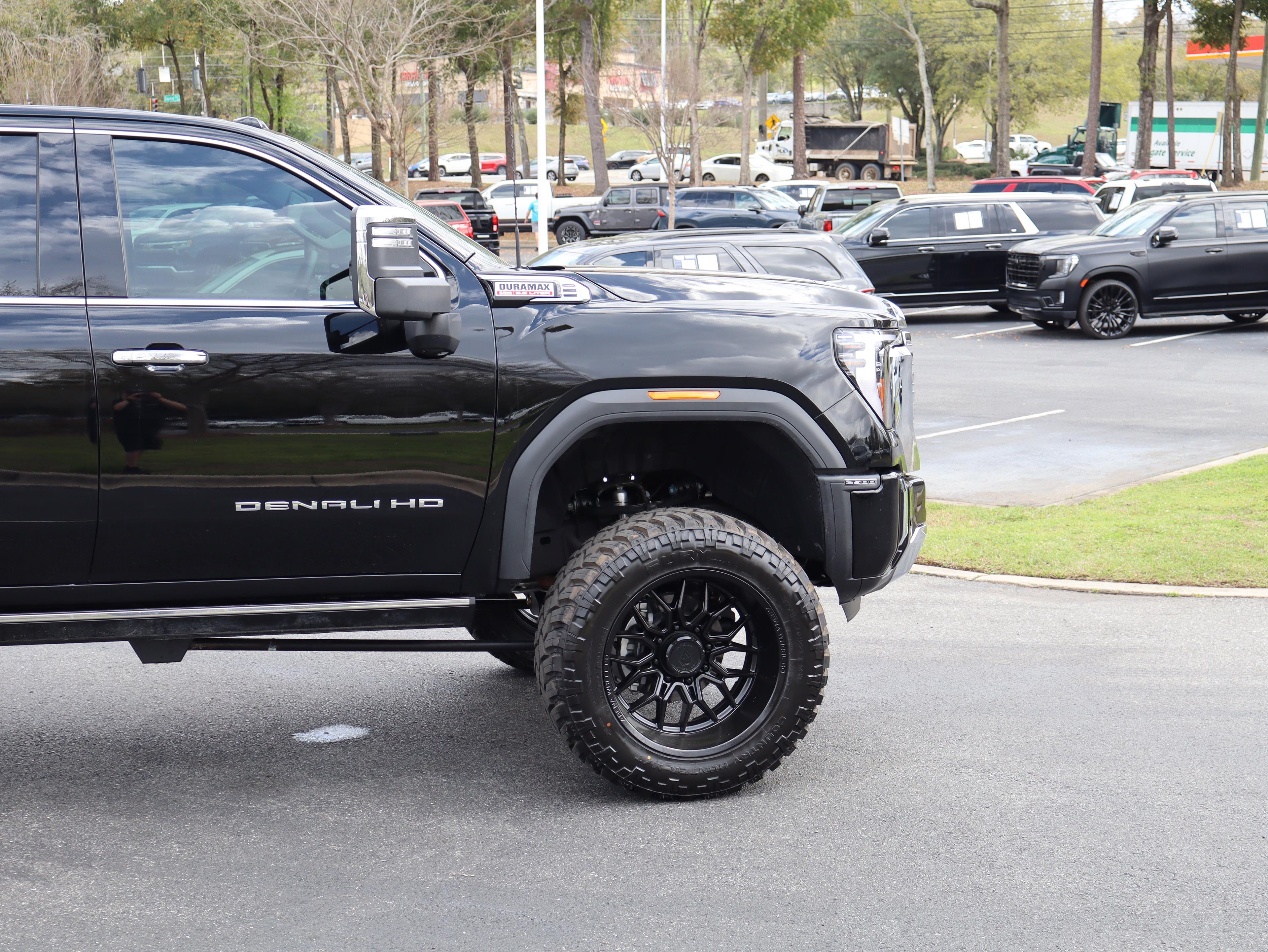 GMC Sierra 2500 Hd Denali Four Wheel Drive Crew Cab - Thumbnail 6