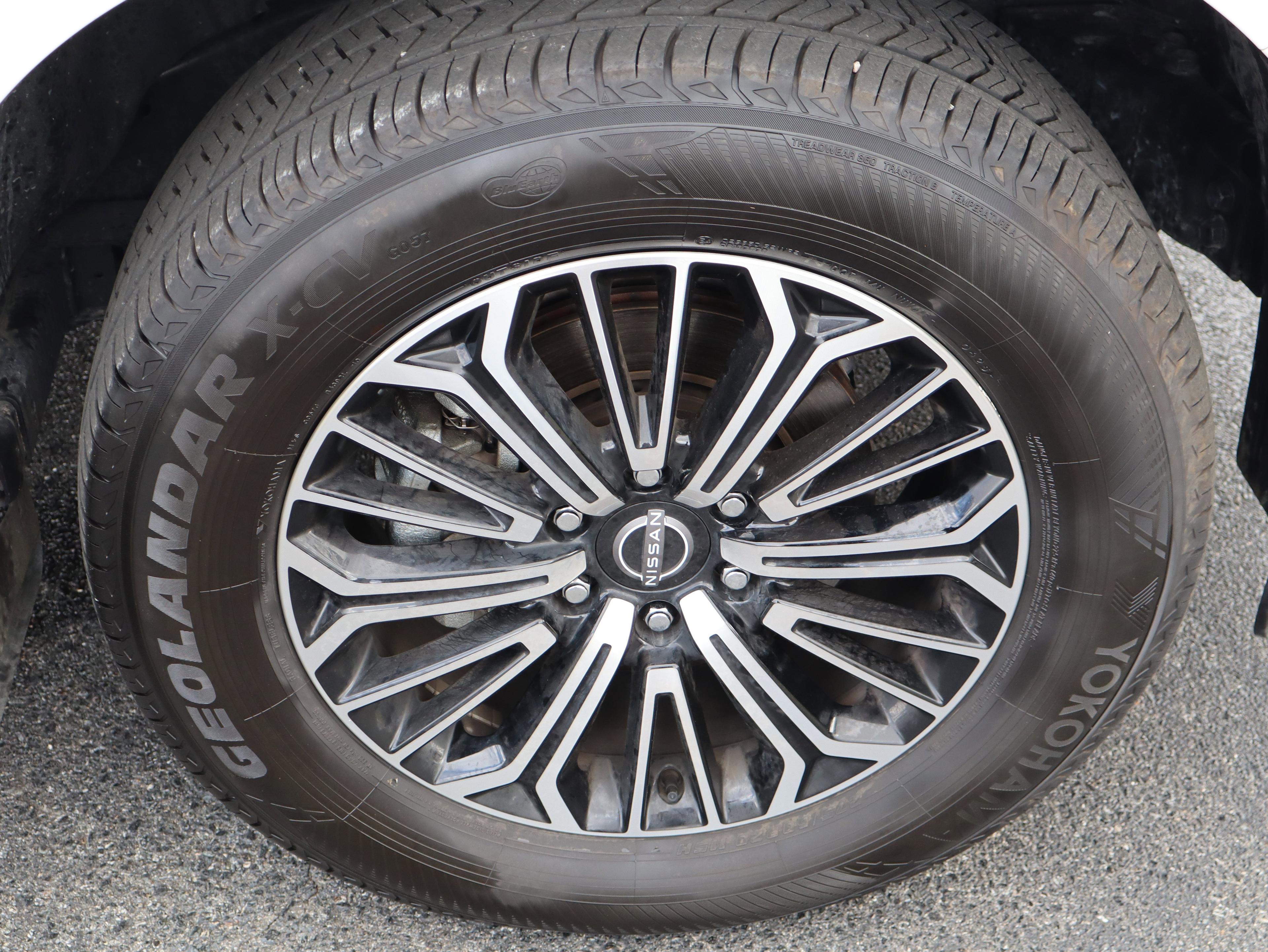 Nissan Armada Sl 4Wd 4-Wheel Drive Sport Utility - Thumbnail 10