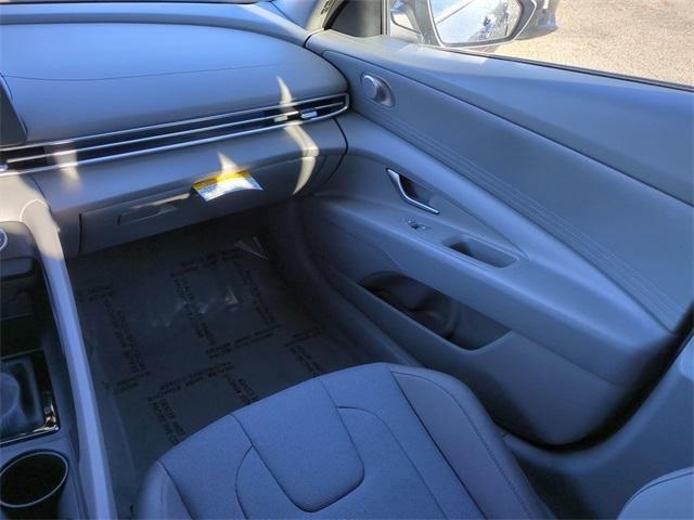 Hyundai Elantra Se Fwd 4D Sedan - Thumbnail 17