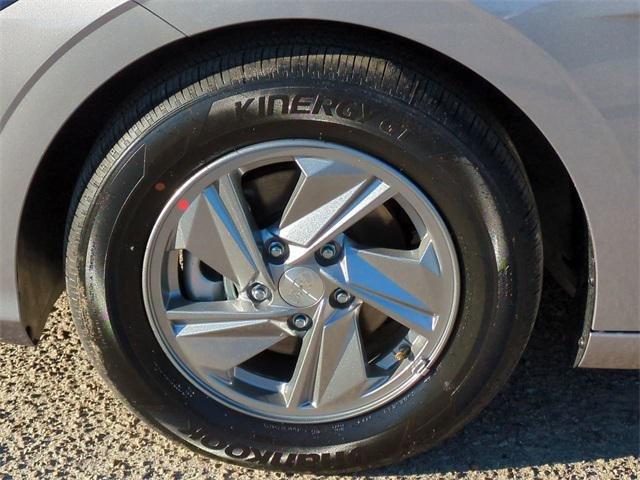 Hyundai Elantra Se Fwd 4D Sedan - Thumbnail 12