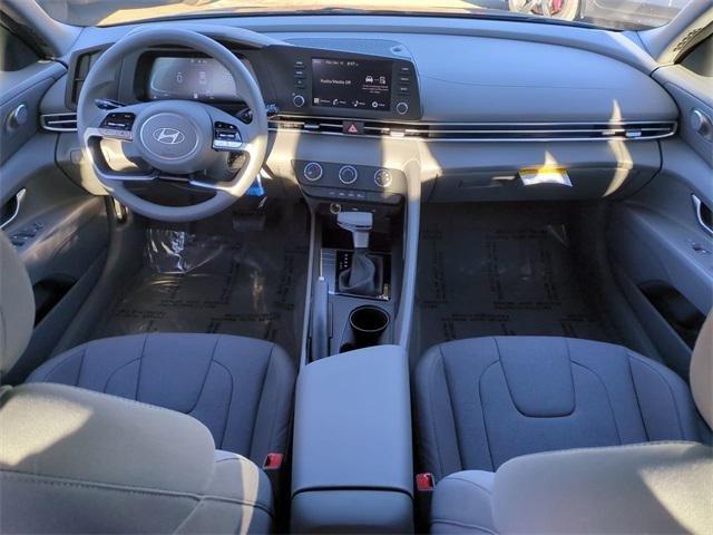 Hyundai Elantra Se Fwd 4D Sedan - Thumbnail 15