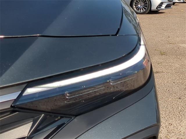 Hyundai Elantra Se Fwd 4D Sedan - Thumbnail 11