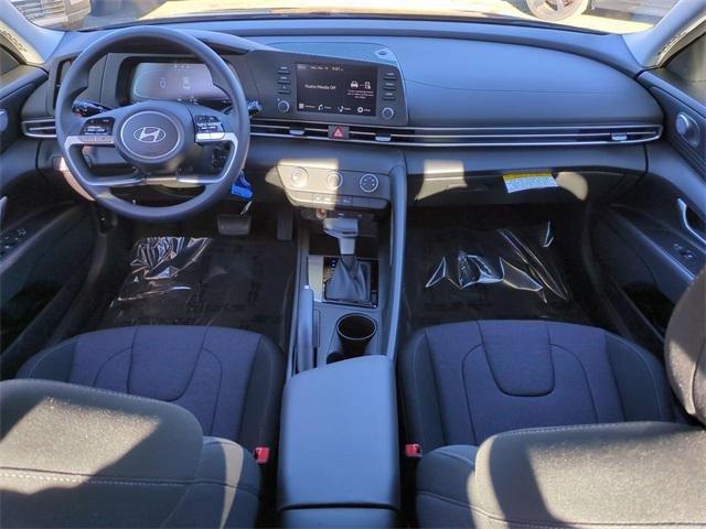 Hyundai Elantra Se Fwd 4D Sedan - Thumbnail 15