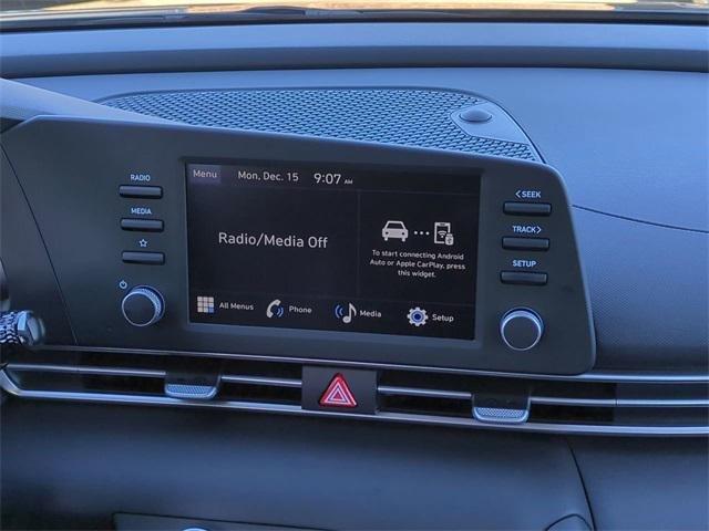 Hyundai Elantra Se Fwd 4D Sedan - Thumbnail 18