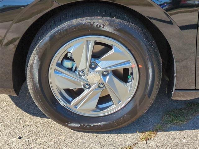 Hyundai Elantra Se Fwd 4D Sedan - Thumbnail 11