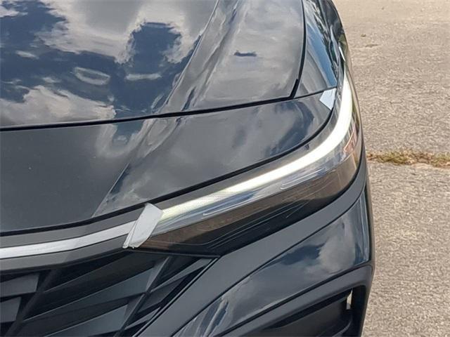 Hyundai Elantra Hybrid Blue Fwd 4D Sedan - Thumbnail 11