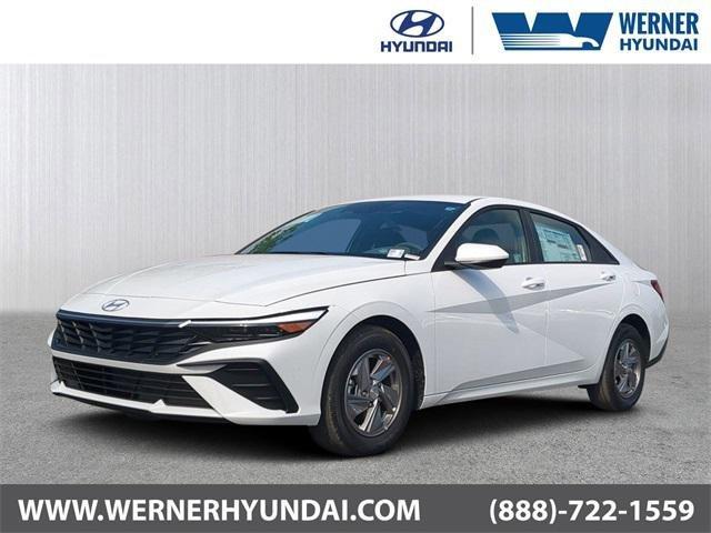 Hyundai Elantra Se Fwd 4D Sedan - Thumbnail 2