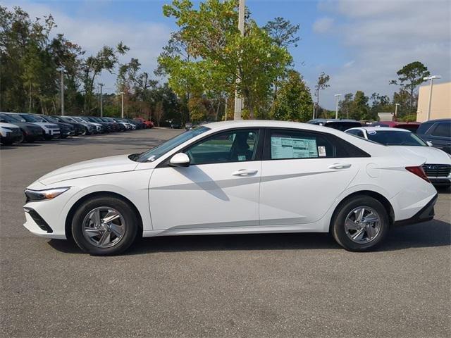 Hyundai Elantra Se Fwd 4D Sedan - Thumbnail 9