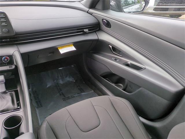 Hyundai Elantra Sel Sport Fwd 4D Sedan - Thumbnail 16