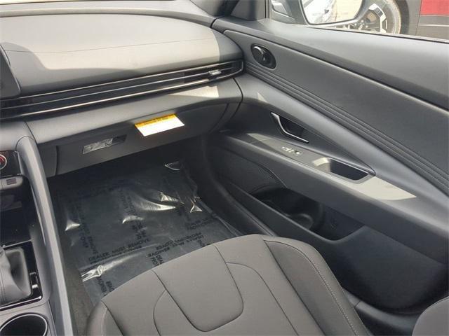 Hyundai Elantra Sel Sport Fwd 4D Sedan - Thumbnail 17