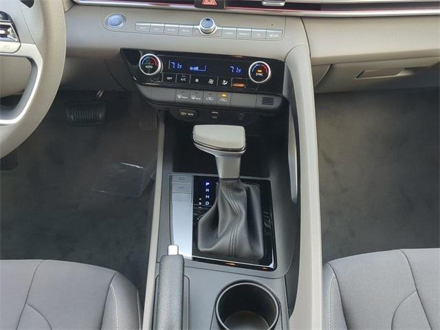 Hyundai Elantra Sel Sport Fwd 4D Sedan - Thumbnail 18