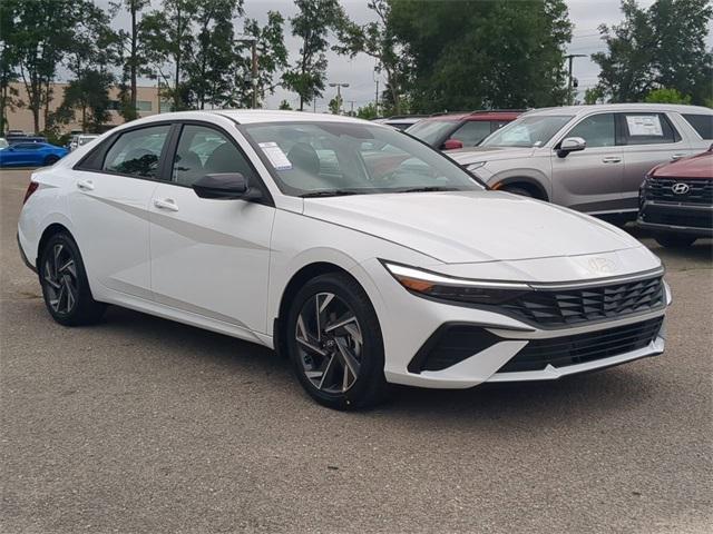 Hyundai Elantra Sel Sport Fwd 4D Sedan - Thumbnail 4