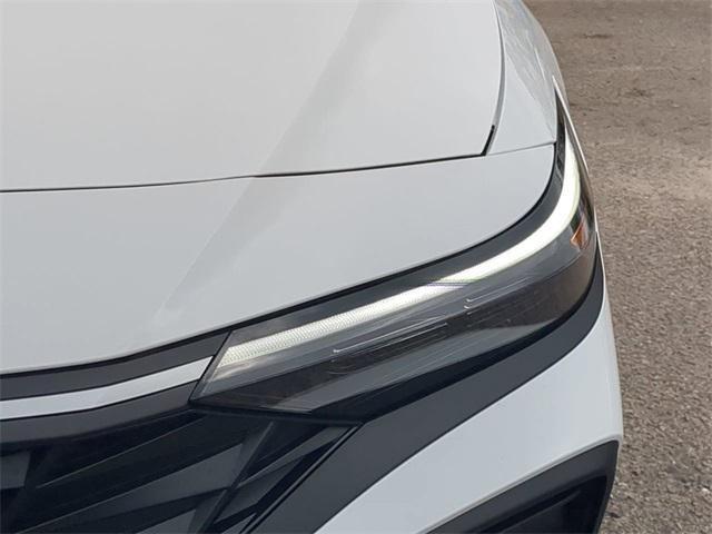 Hyundai Elantra Sel Sport Fwd 4D Sedan - Thumbnail 11