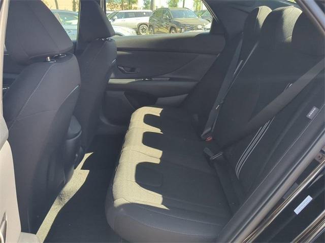 Hyundai Elantra Hybrid Sel Sport Fwd 4D Sedan - Thumbnail 14