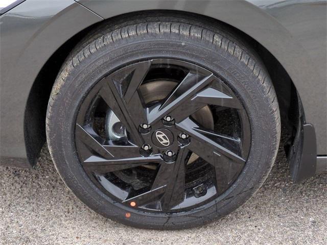 Hyundai Elantra Sel Sport Premium Fwd 4D Sedan - Thumbnail 12