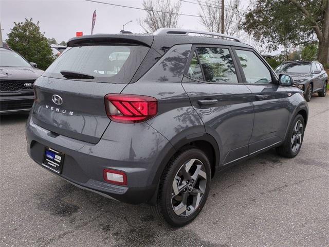 Hyundai Venue Sel W/Two-Tone Roof Fwd 4D Sport Utility - Thumbnail 6