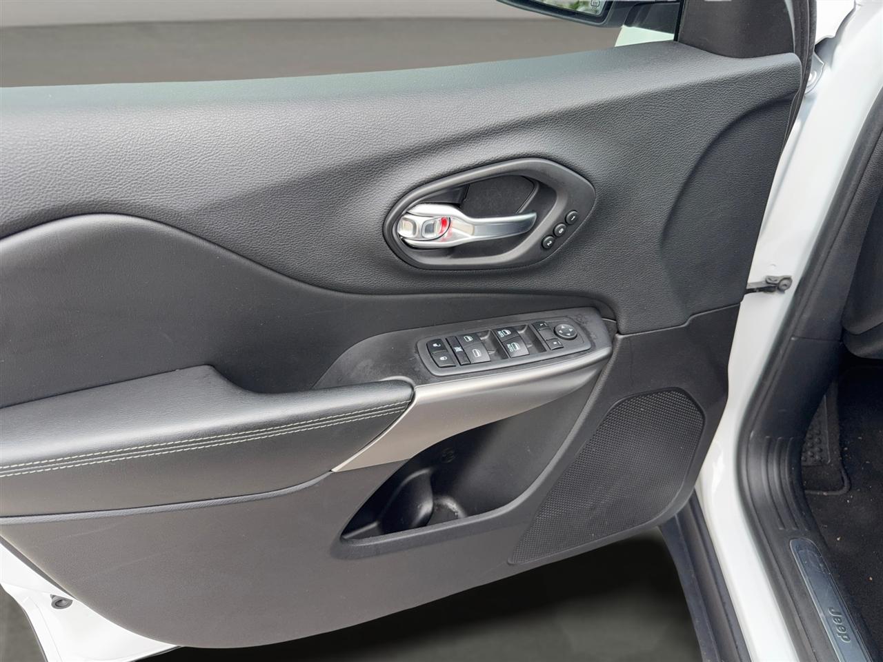 Jeep Cherokeelimited Fwd - Thumbnail 15