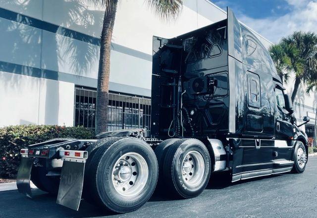 FREIGHTLINER CASCADIA - Thumbnail 3