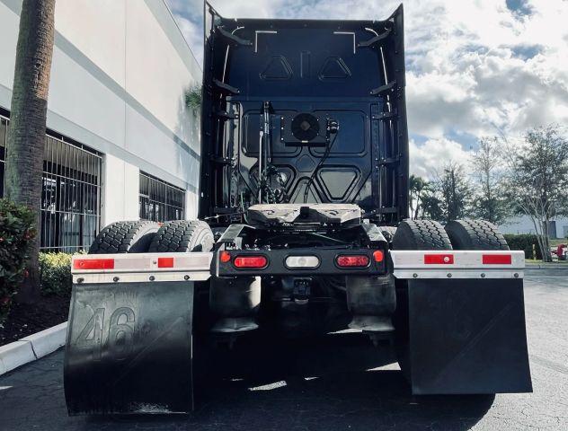 FREIGHTLINER CASCADIA - Thumbnail 4