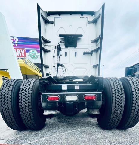 FREIGHTLINER CASCADIA - Thumbnail 5