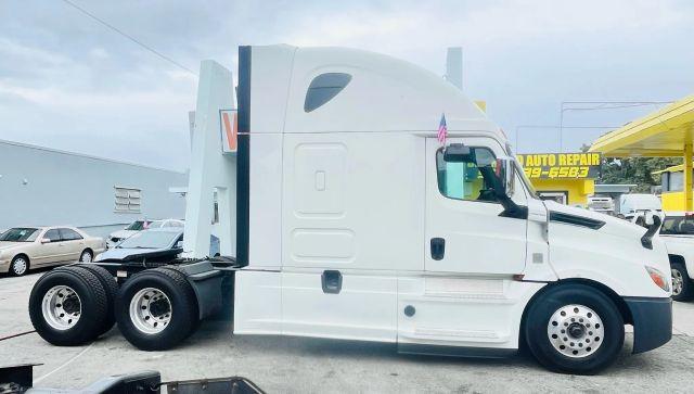 FREIGHTLINER CASCADIA - Thumbnail 2