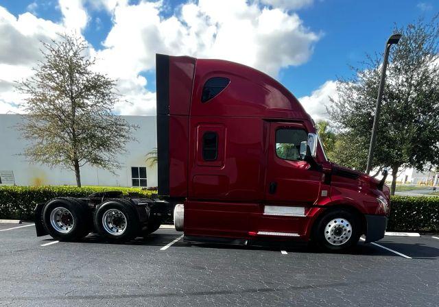 FREIGHTLINER CASCADIA - Thumbnail 3