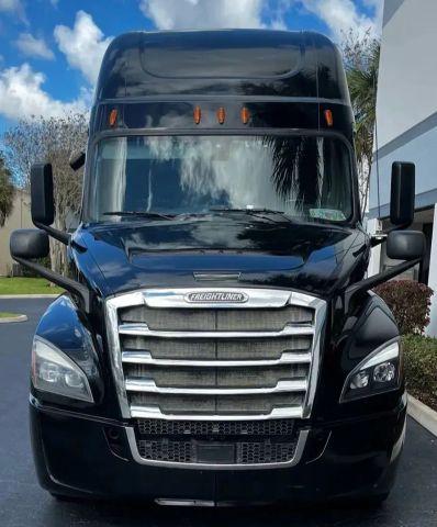 FREIGHTLINER CASCADIA - Thumbnail 2